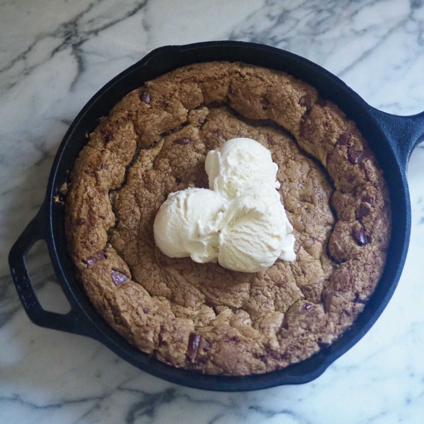 Skillet Cookie (Pizookie) - Dutch Oven Daddy - Cast Iron Living